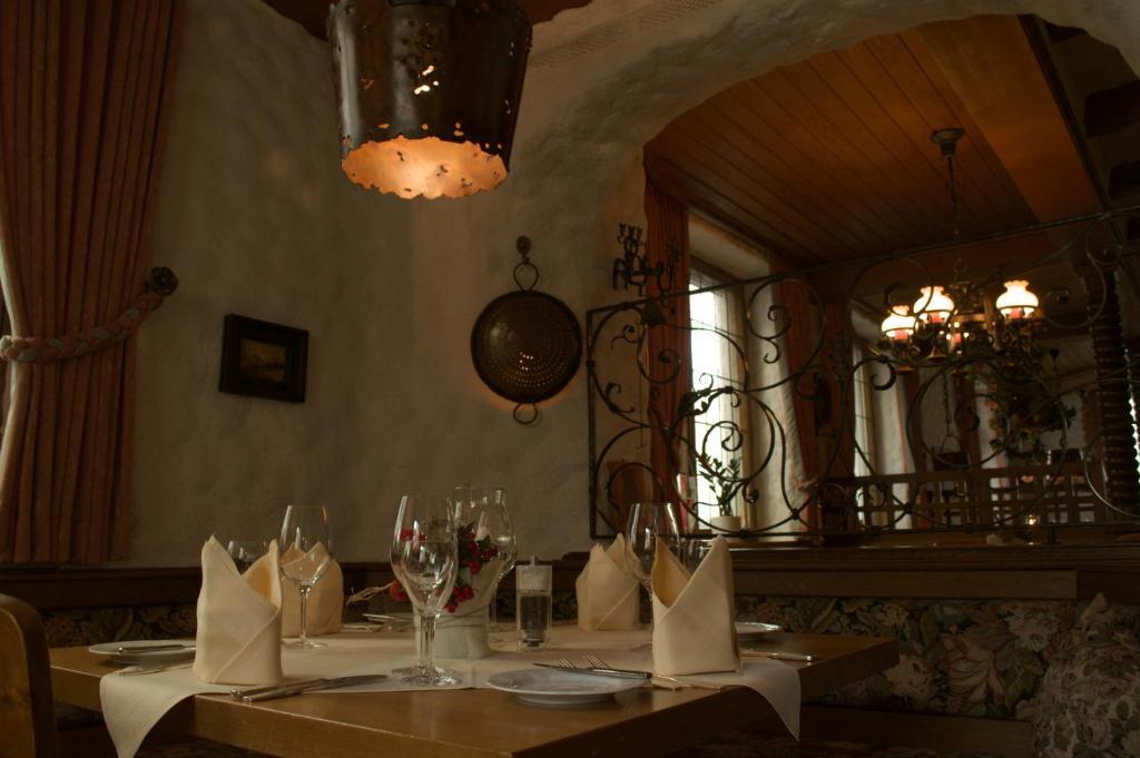 Hotel Restaurant Baeren Фройденштадт Екстер'єр фото
